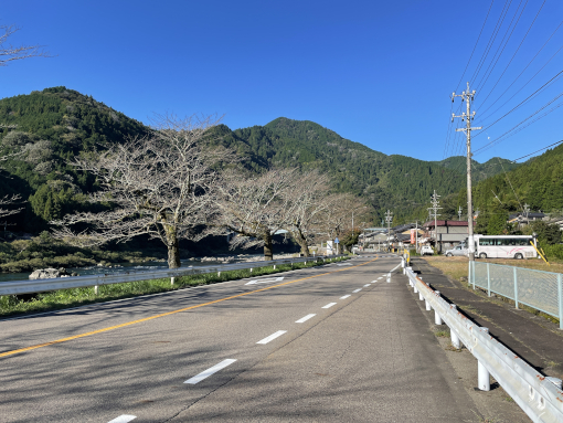 雛見沢での祭を見学ツーリング